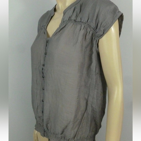 Ann Taylor LOFT Gray Semi Sheer Sleeveless Button Up Top Smocked Accents Sz S - Picture 6 of 12